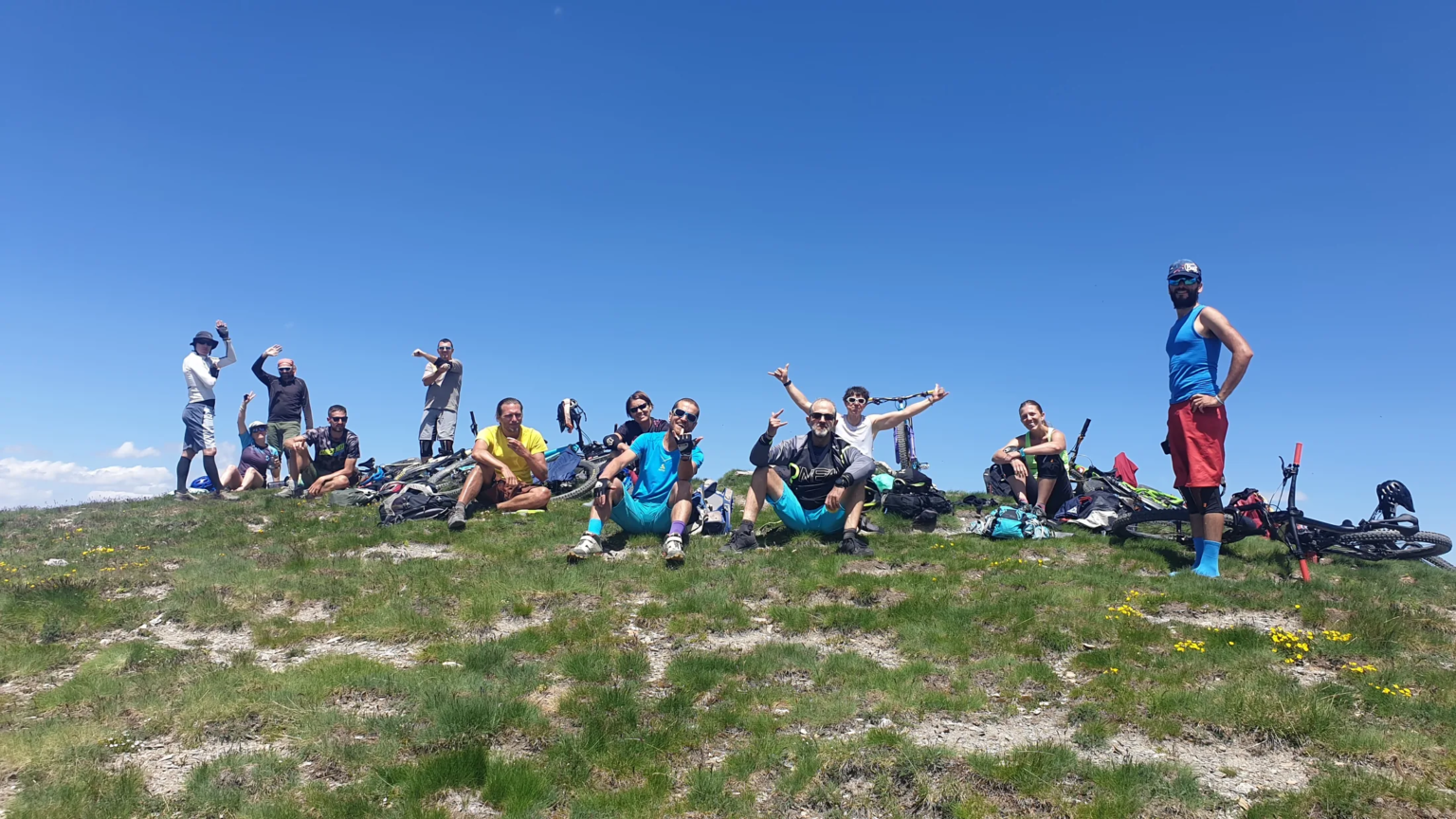 Gruppo MTB CAI Cuneo sulla Tête du Rissase nel Queyras